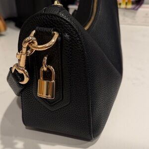 Marc Jacobs Black Leather Shoulder Bag